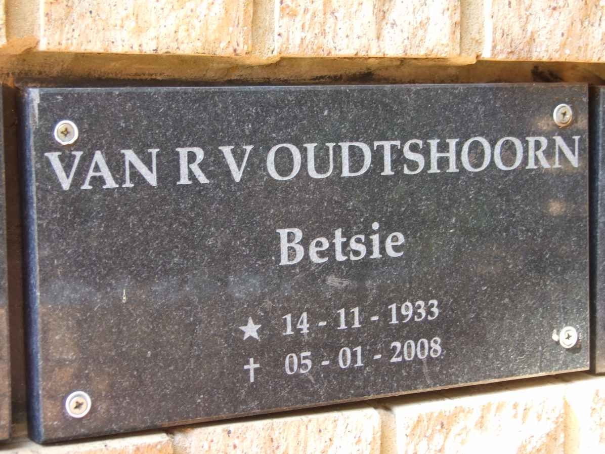 OUDTSHOORN Betsie, van R.V. 1933-2008
