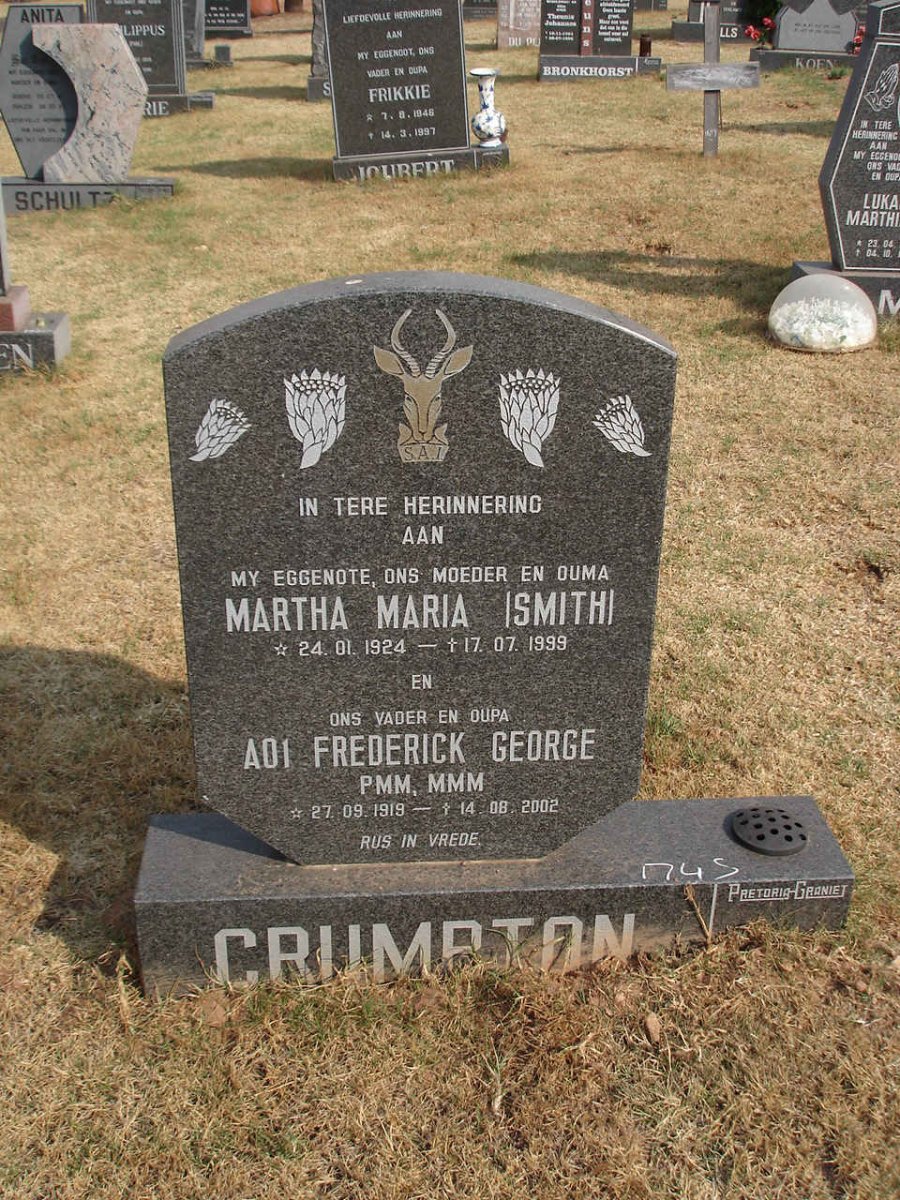 CRUMPTON Frederick George 1919-2002 &amp; Martha Maria SMITH 1924-1999