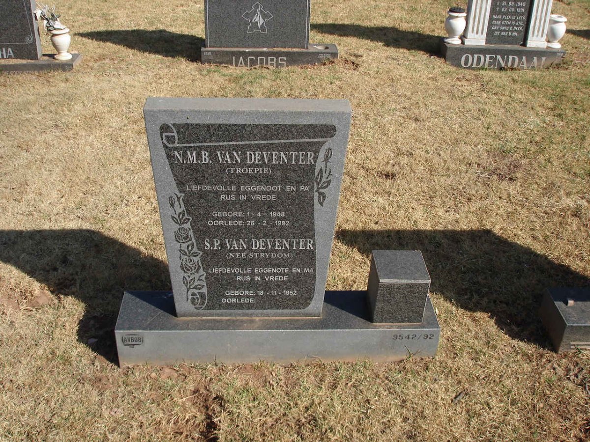 DEVENTER N.M.B., van 1948-1992 &amp; S.P. STRYDOM 1952-