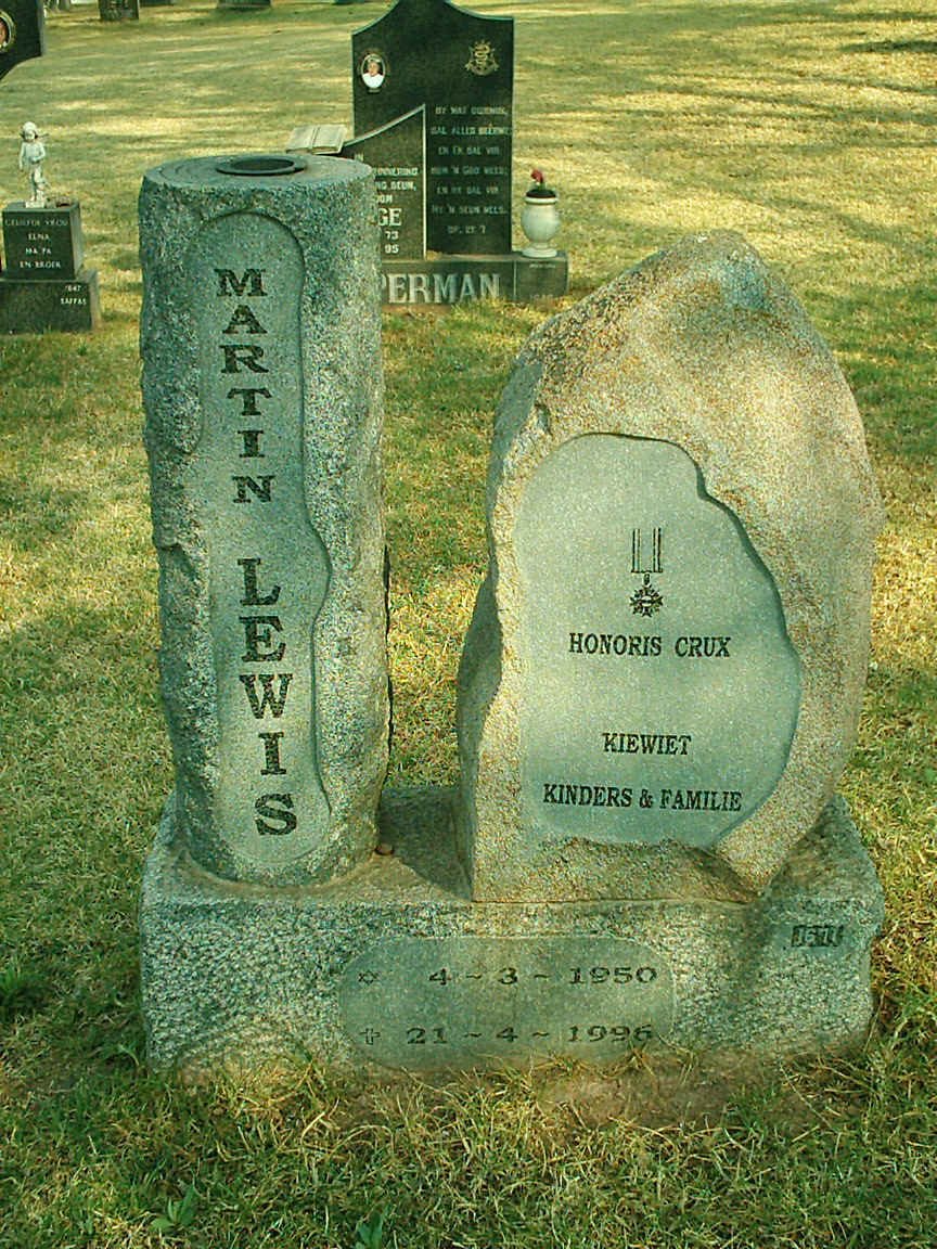 LEWIS Martin 1950-1996