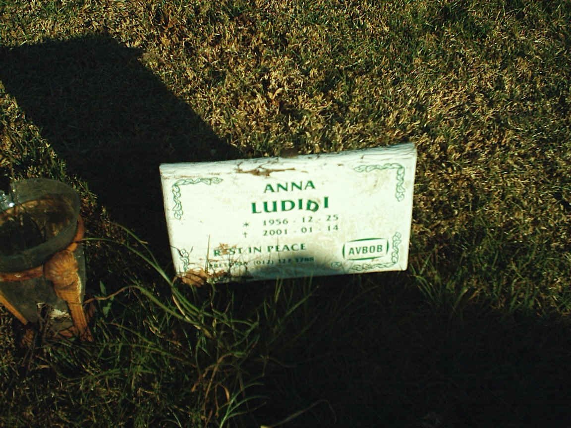 LUDIDI Anna 1956-2001