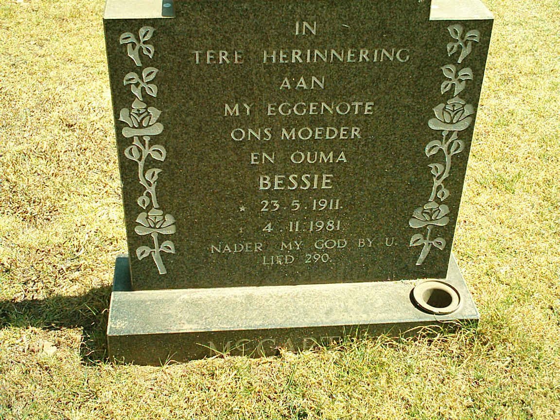 McCARTHY Bessie 1911-1981