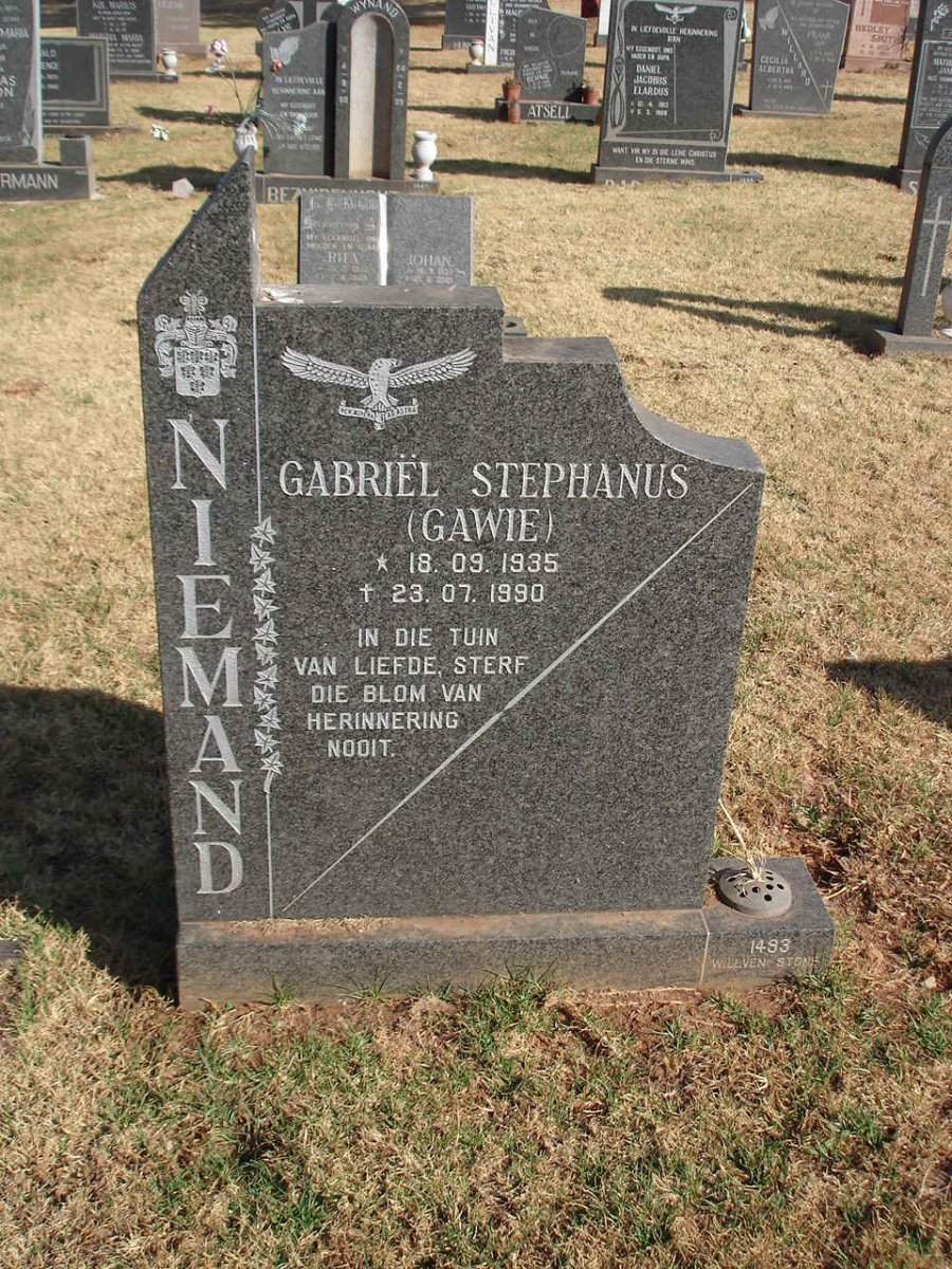 NIEMAND Gabriel Stephanus 1935-1990