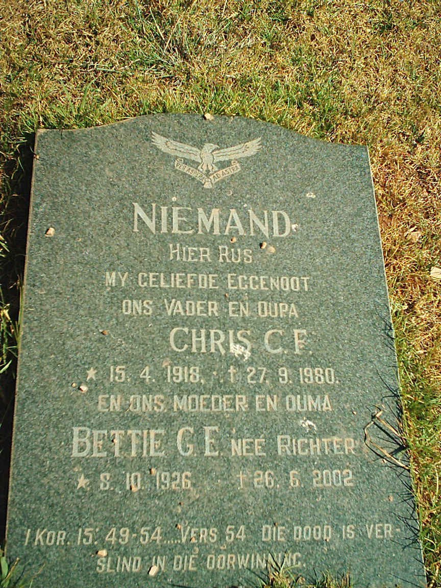 NIEMAND Chris C.F. 1918-1980 &amp; Bettie G.E. RICHTER 1926-2002