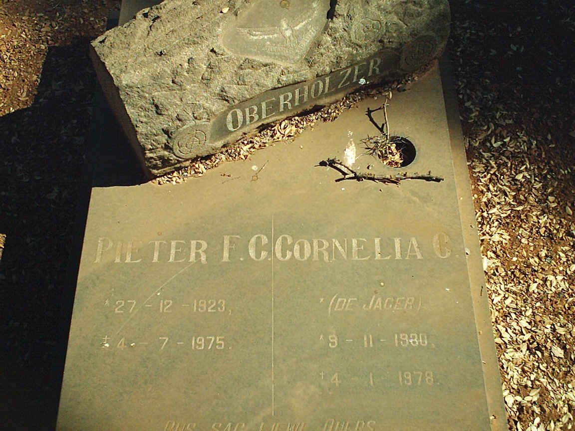 OBERHOLZER Pieter F.C. 1923-1975 &amp; Cornelia C. DE JAGER 1930-1978