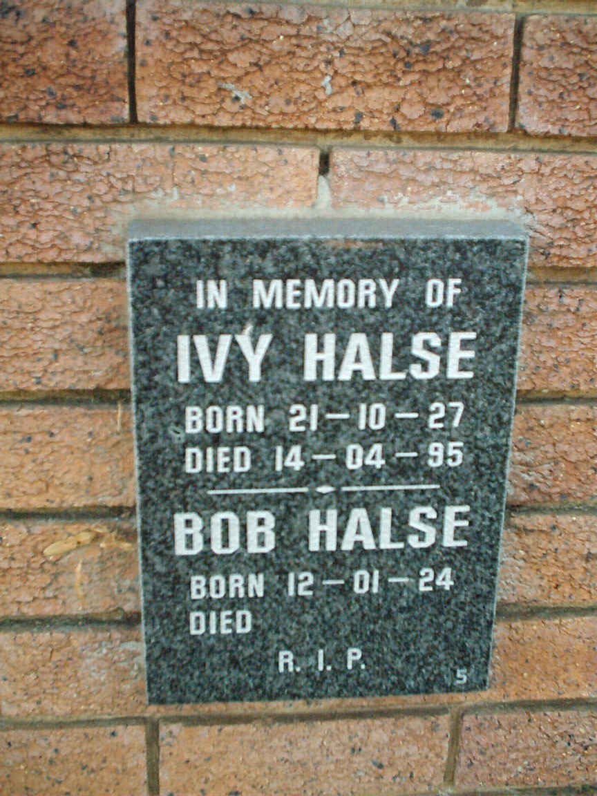 HALSE Bob 1924- &amp; Ivy 1921-1995