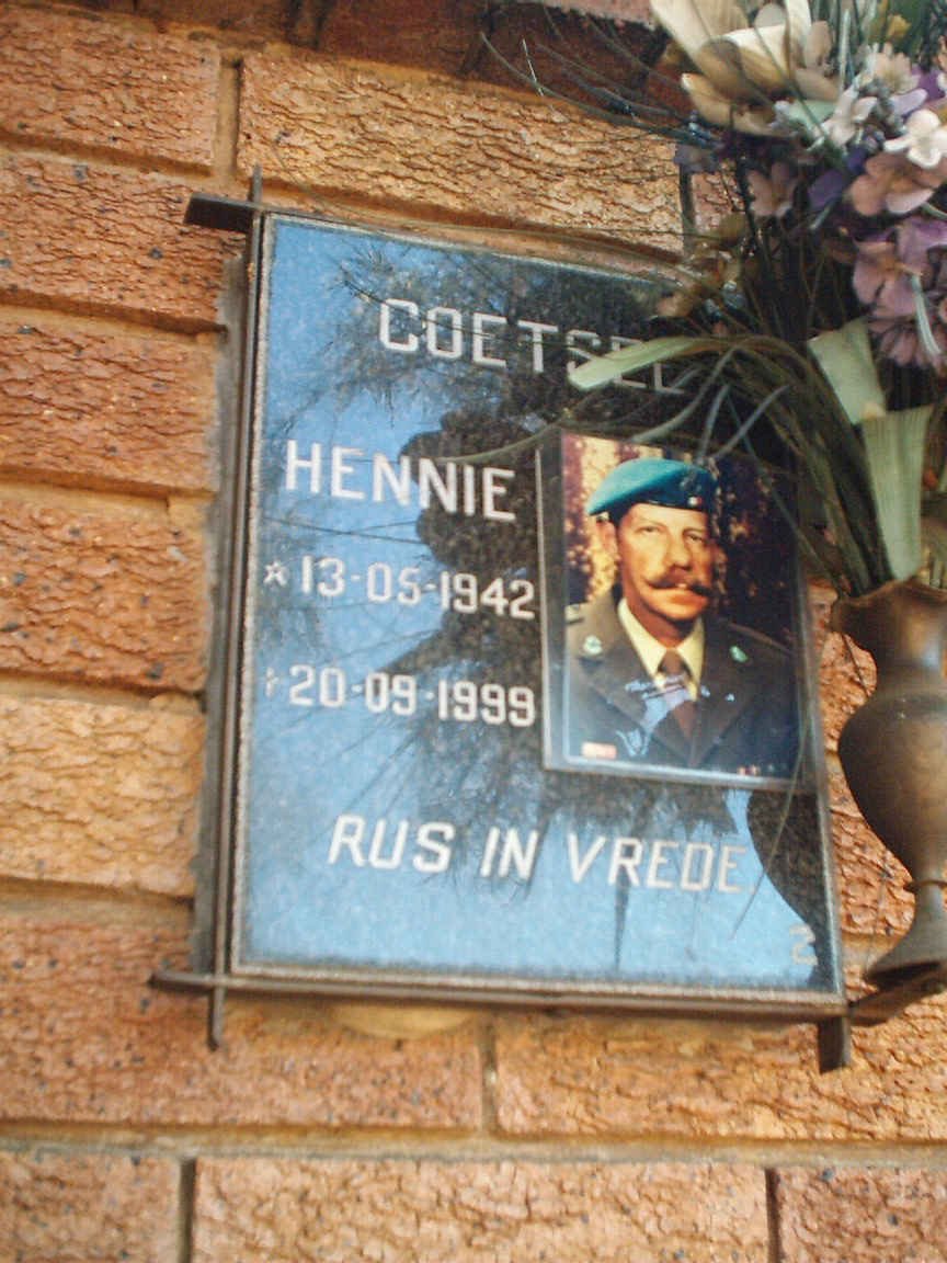 COETZEE Hennie 1942-1999