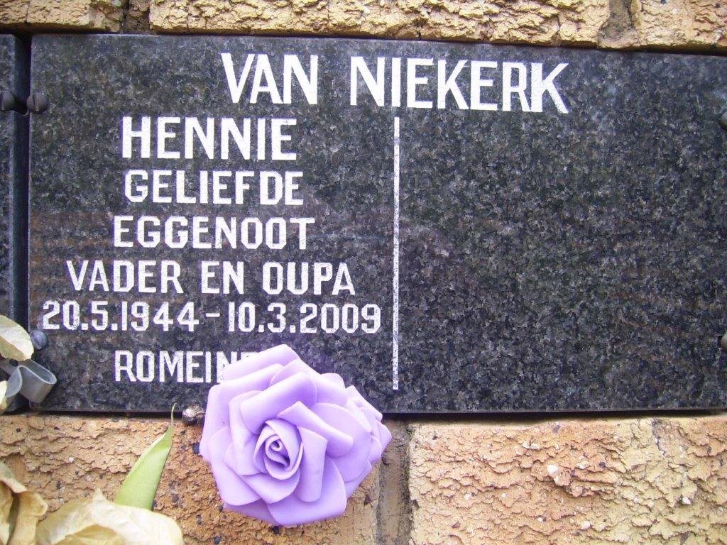 NIEKERK Hennie, van 1944-2009