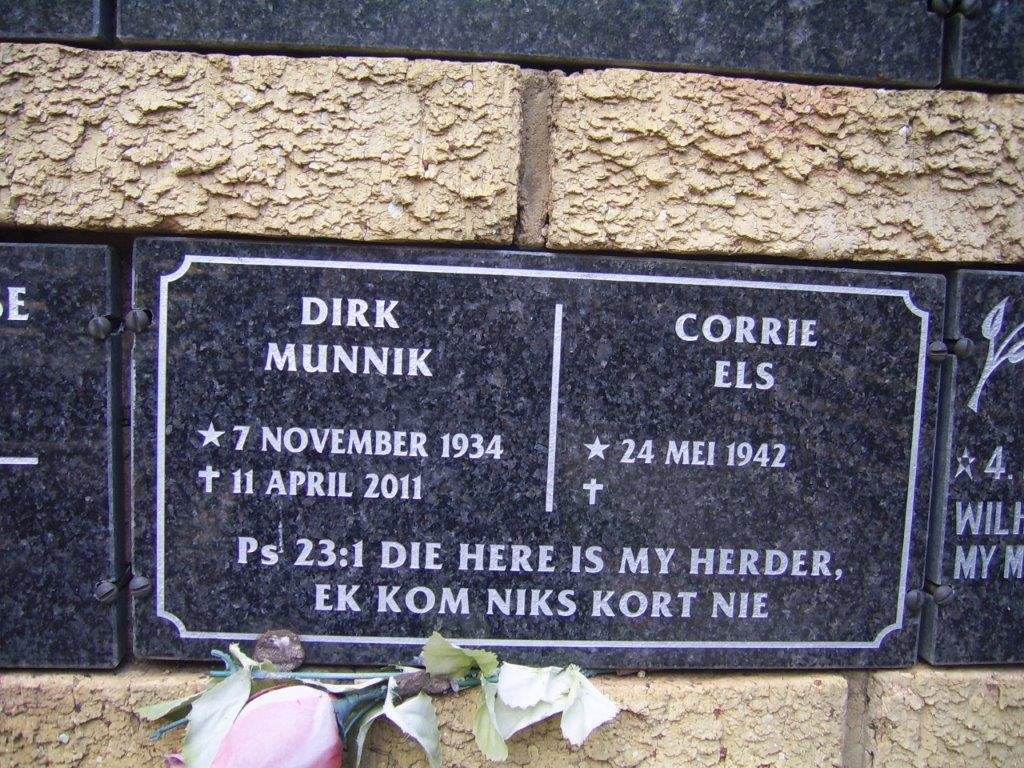 MUNNIK Dirk 1934-2011 &amp; Corrie ELS 1942-