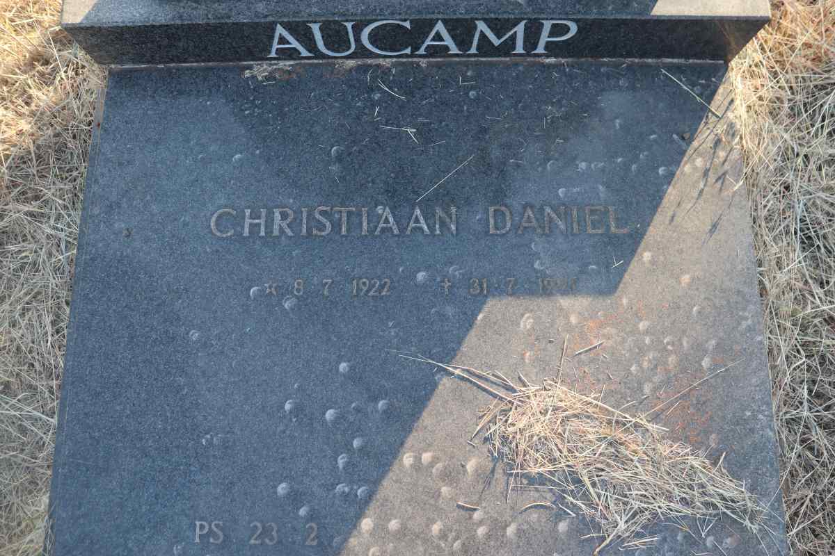 AUCAMP Christiaan Daniel 1922-19?? & Hester Sophia ERASMUS 1927-1980_2
