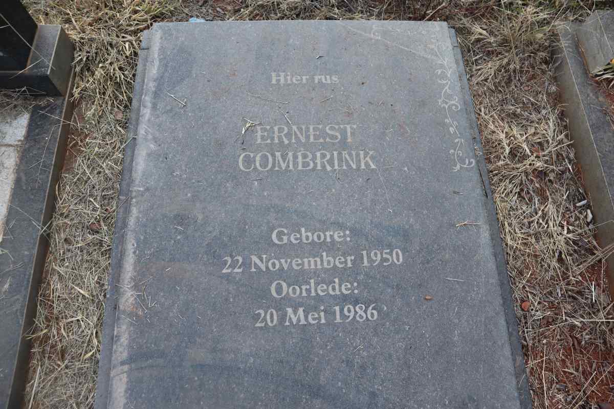 COMBRINK Ernest 1950-1986 & Petronella Johanna VAN OUDTSHOORN 1953-2013_ 1