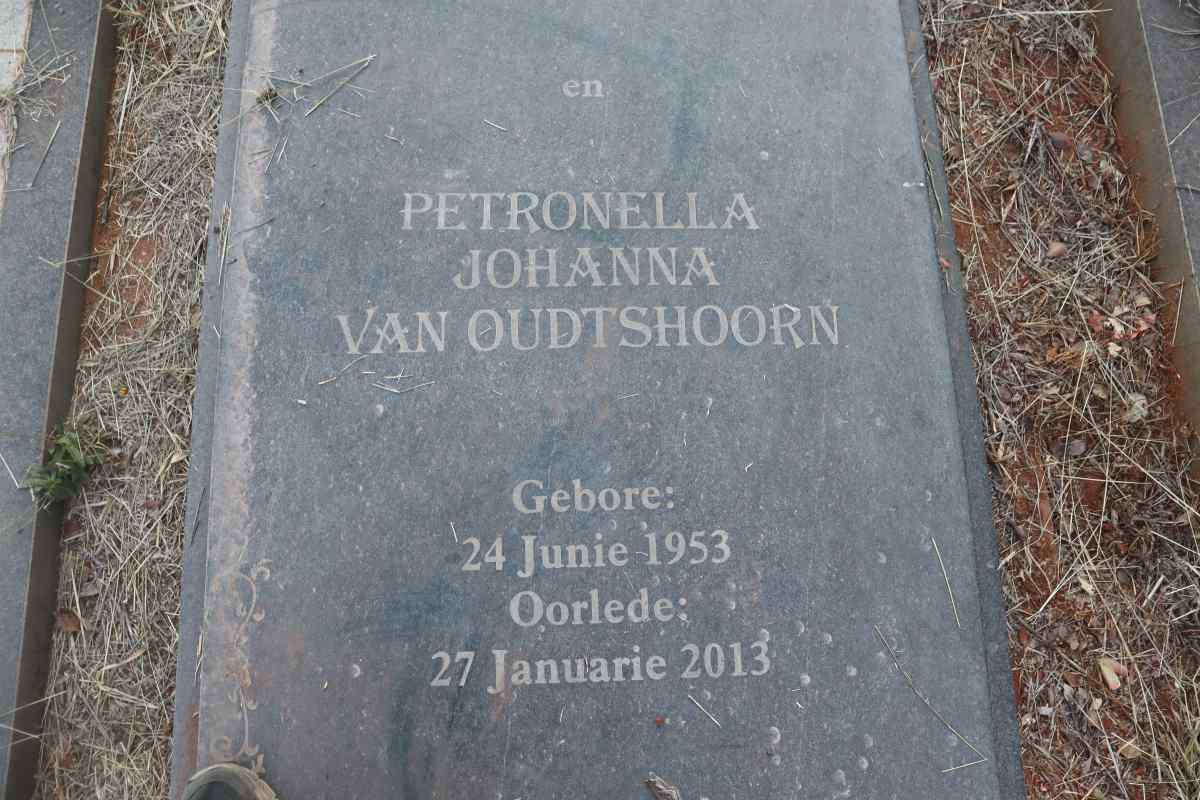 COMBRINK Ernest 1950-1986 & Petronella Johanna VAN OUDTSHOORN 1953-2013_ 2