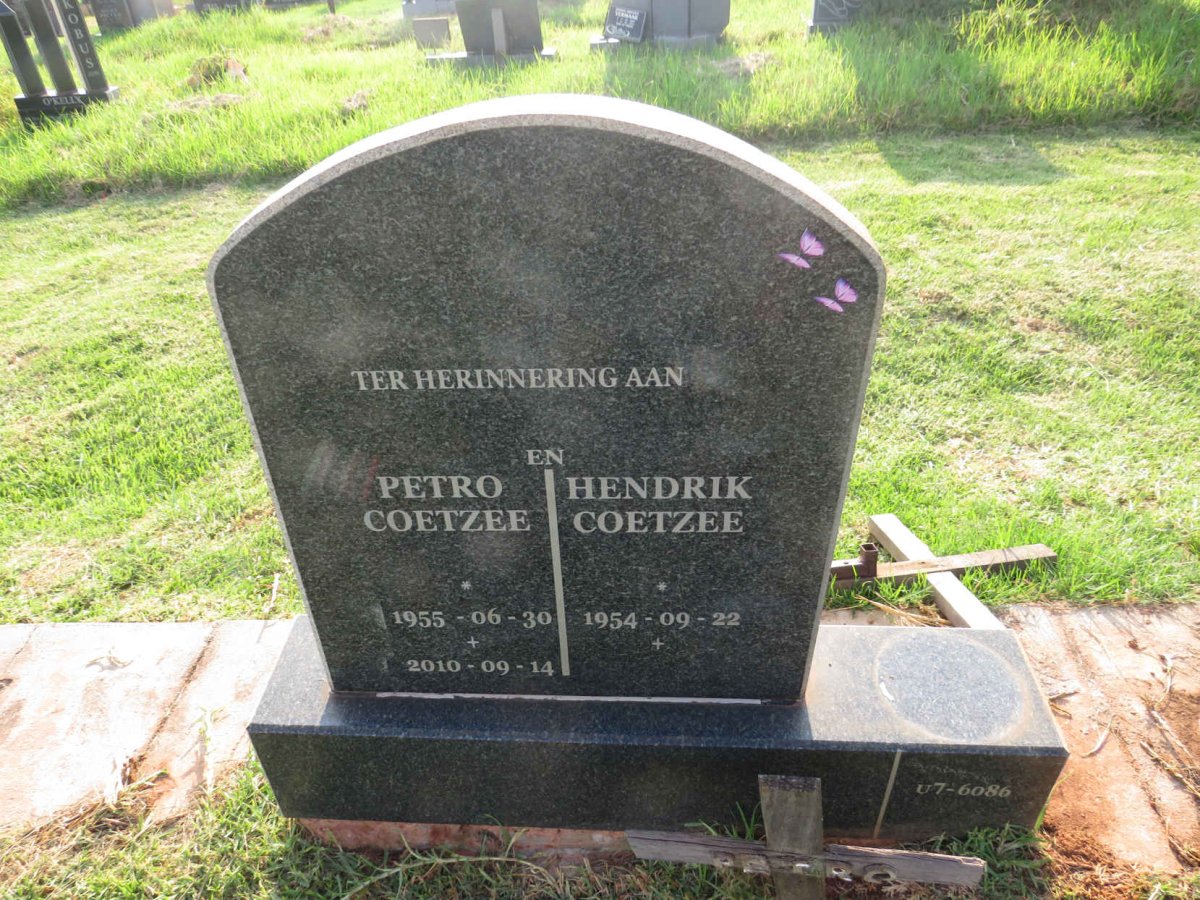 COETZEE Hendrik 1954- & Petro 1955-2010