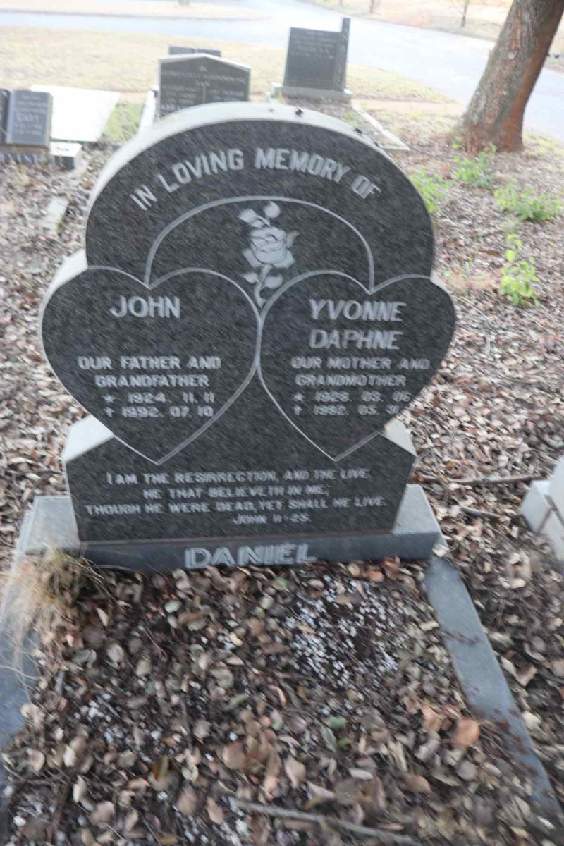 DANIEL John 1924-1992 & Yvonne Daphne 1928-1992