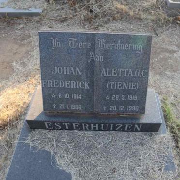 ESTERHUIZEN Johan Frederick 1914-1986 & Aletta G.C. 1919-1990