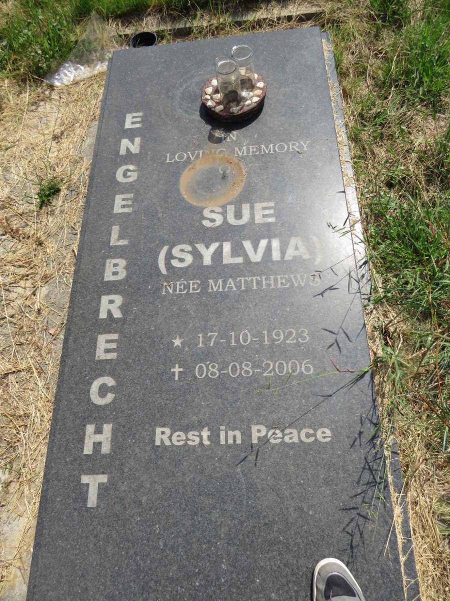 ENGELBRECHT Sylvia nee Matthews 1923-2006