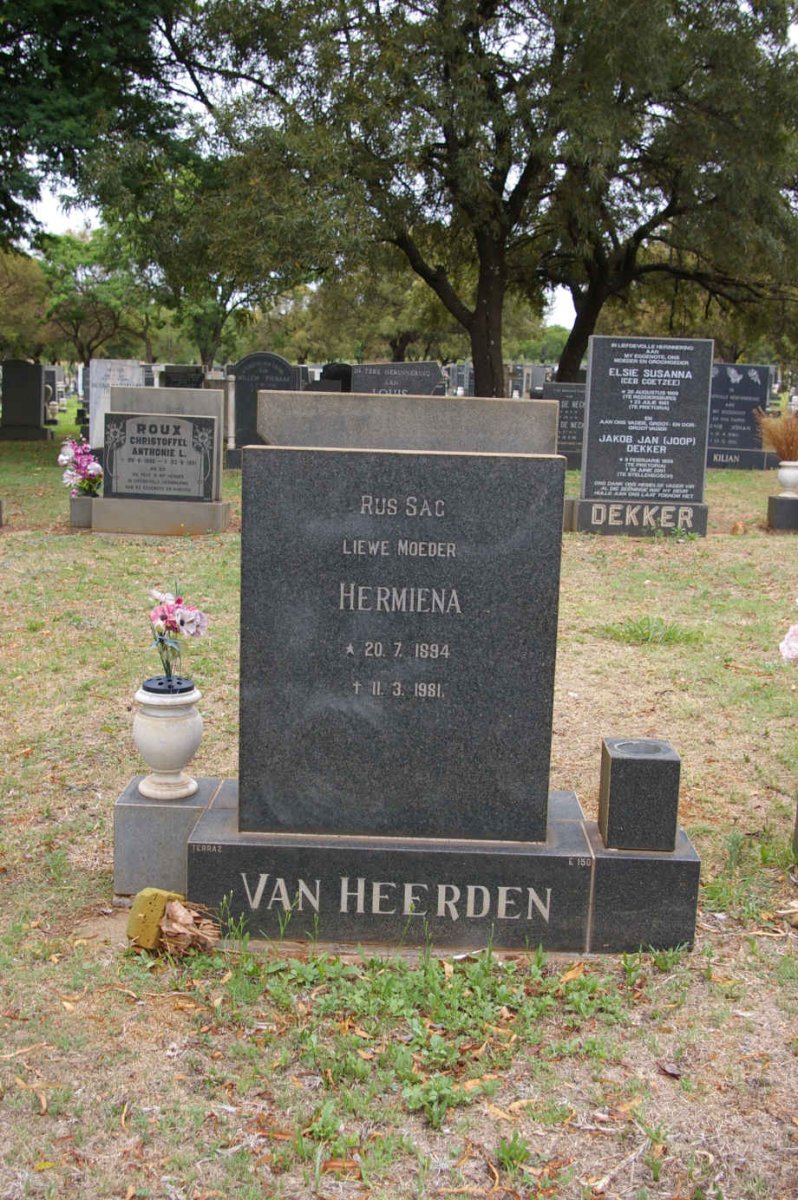 HEERDEN Hermiena, van 1894-1981