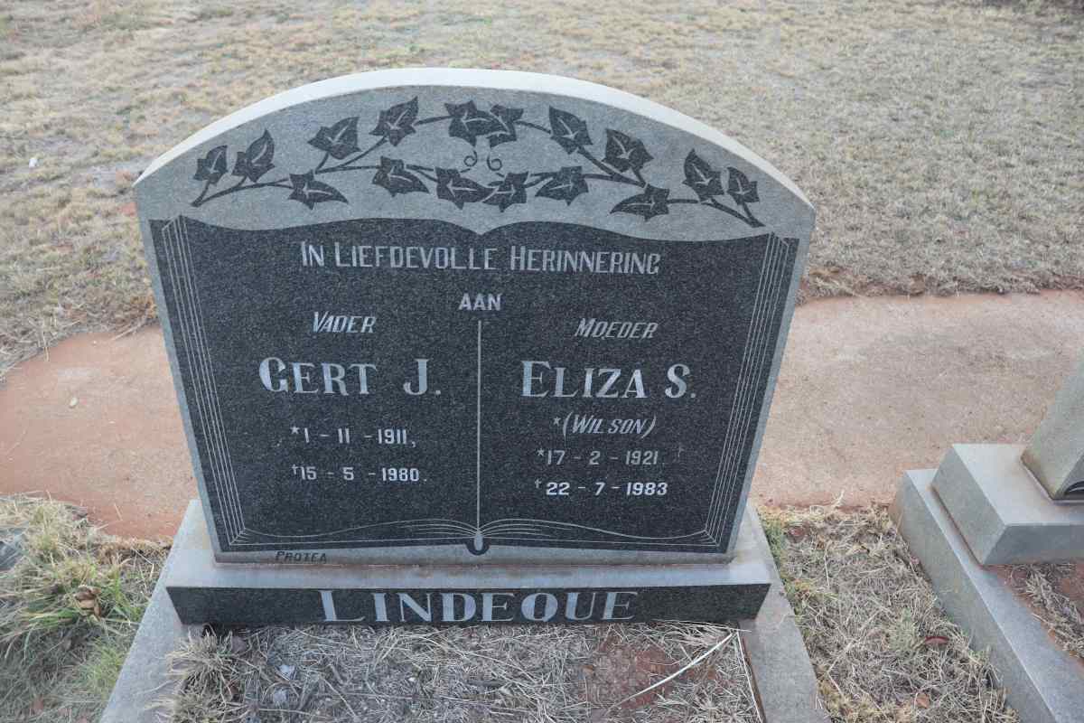 LINDEQUE Gert J. 1911-1980 & Eliza S. WILSON 1921-1983