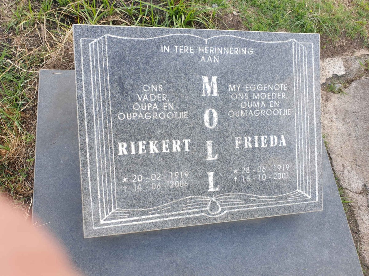 MOLL Riekert 1919-2006 &amp; Frieda 1919-2001