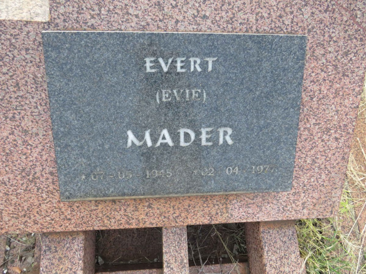 MADER Evert 1945-1977 