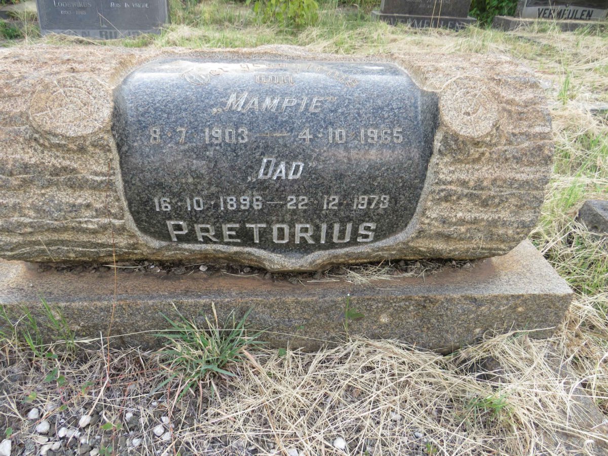 PRETORIUS Dad 1896-1973 & Mampie 1903-1965