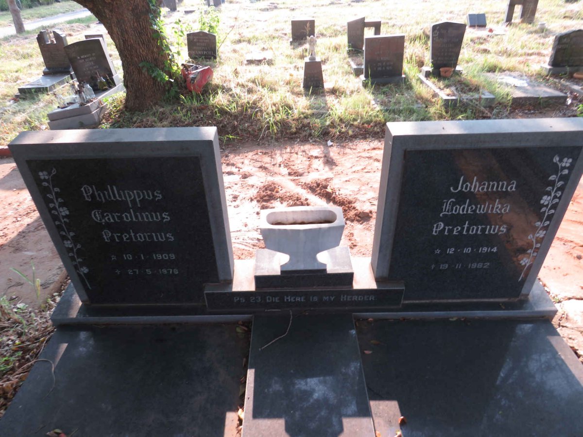 PRETORIUS Phillippus Carolinus 1909-1978 & Johanna Lodewika 1914-1982