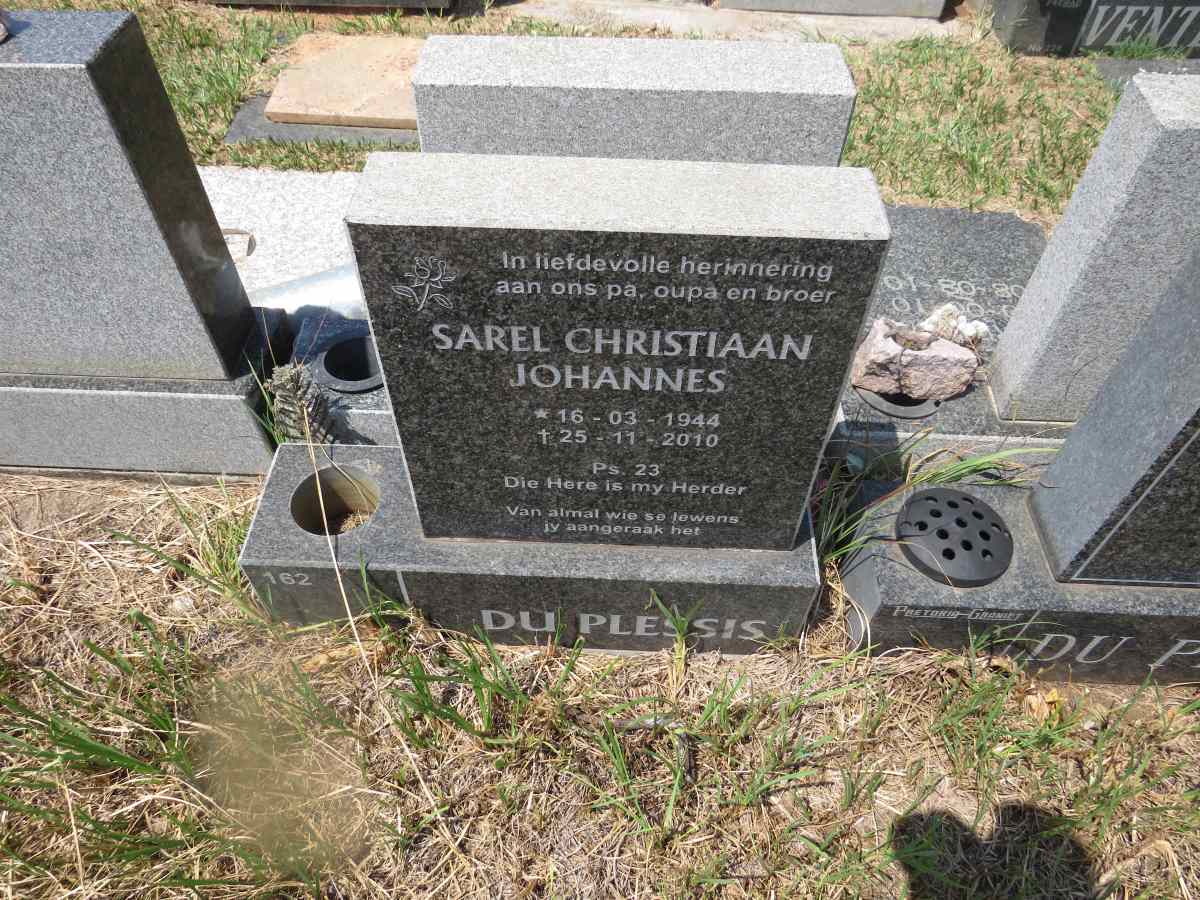PLESSIS Sarel Christiaan Johannes, du 1944-2010