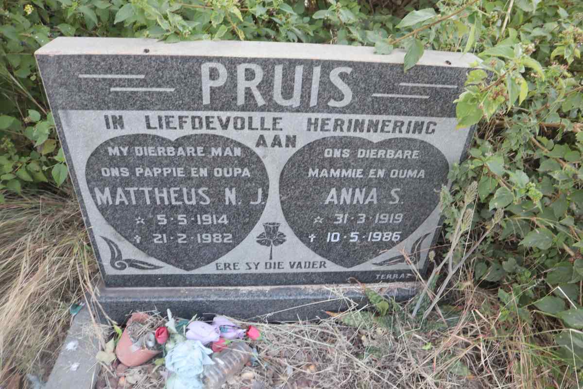 PRUIS Mattheus N.J. 1914-1982 & Anna S. 1919-1986