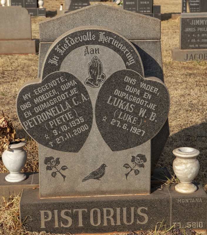PISTORIUS Lukas W.B. 1927- &amp; Petronella C.A. 1935-2000