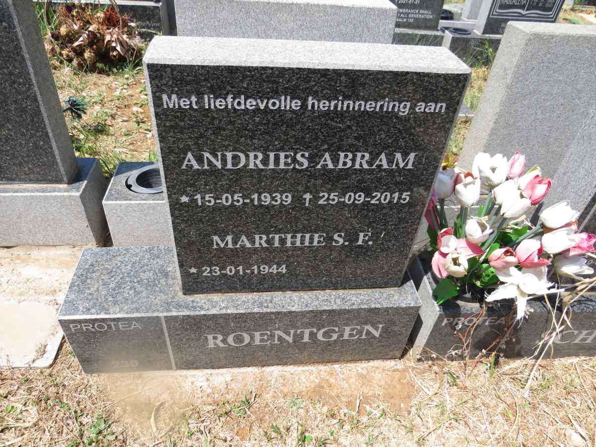 ROENTGEN Andries Abram 1939-2015 & Marthie S.F. 1944- 