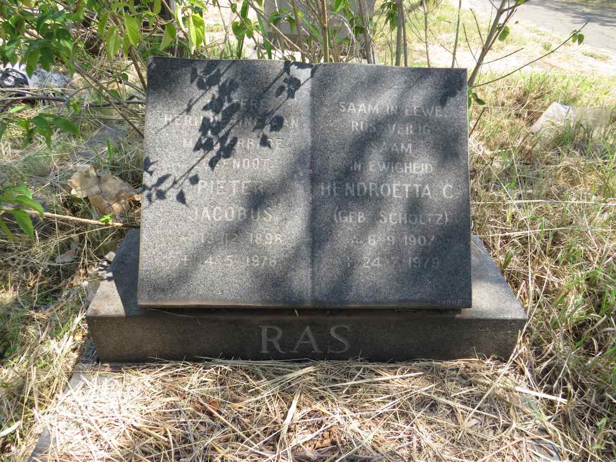 RAS Pieter Jacobus 1898-1976 & Hendroetta C. SCHOLTZ 1907-1979