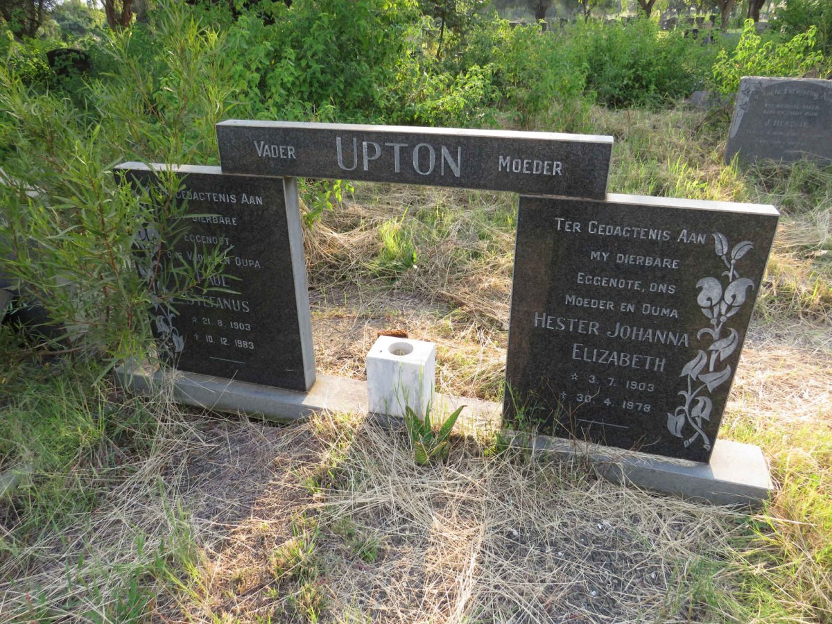UPTON Paul Stefanus 1903-1983 & Hester Johanna Elizabeth 1903-1978 _1