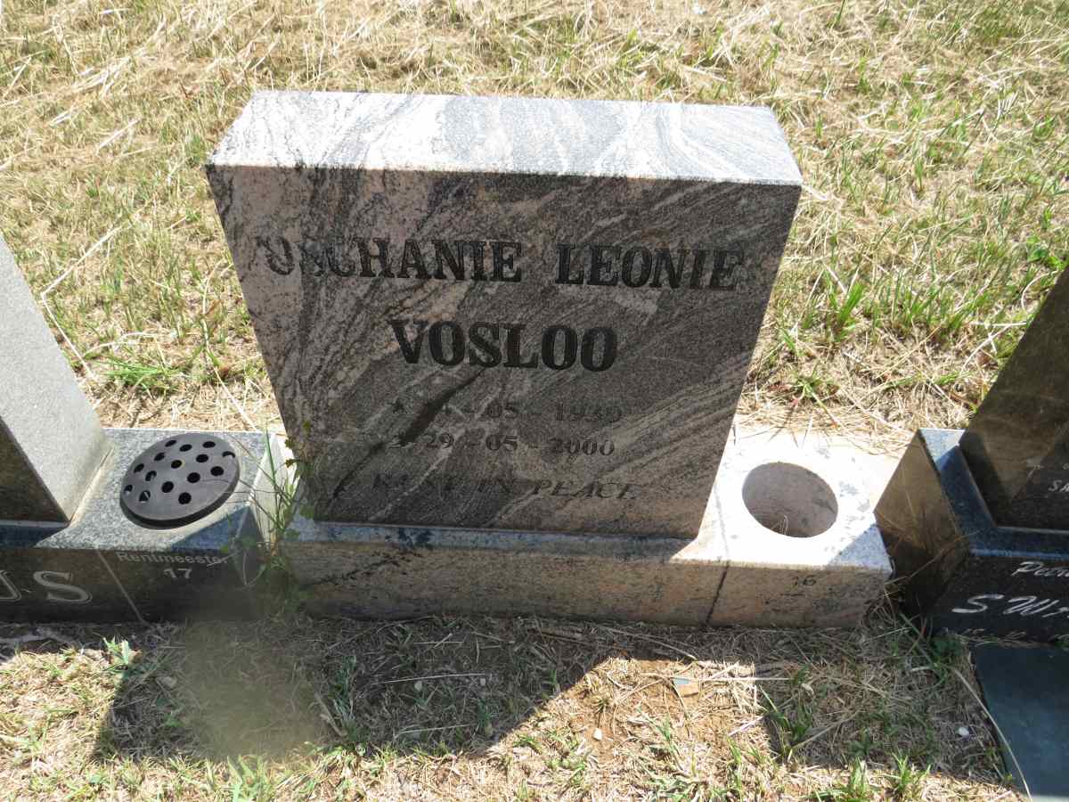 VOSLOO Oschanie Leonie 1939-2000