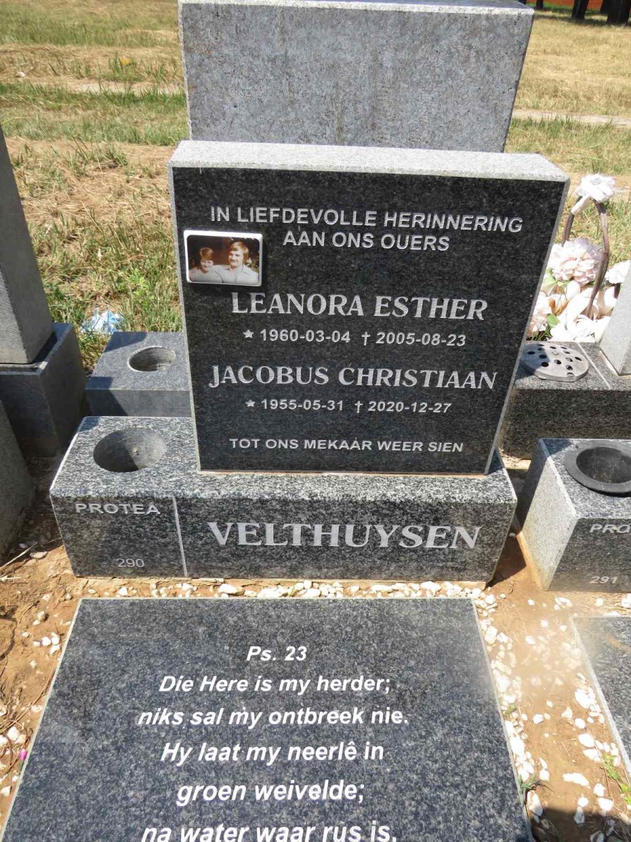 VELTHUYSEN Jacobus Christiaan 1955-2020 & Leanora Esther 1960-2005