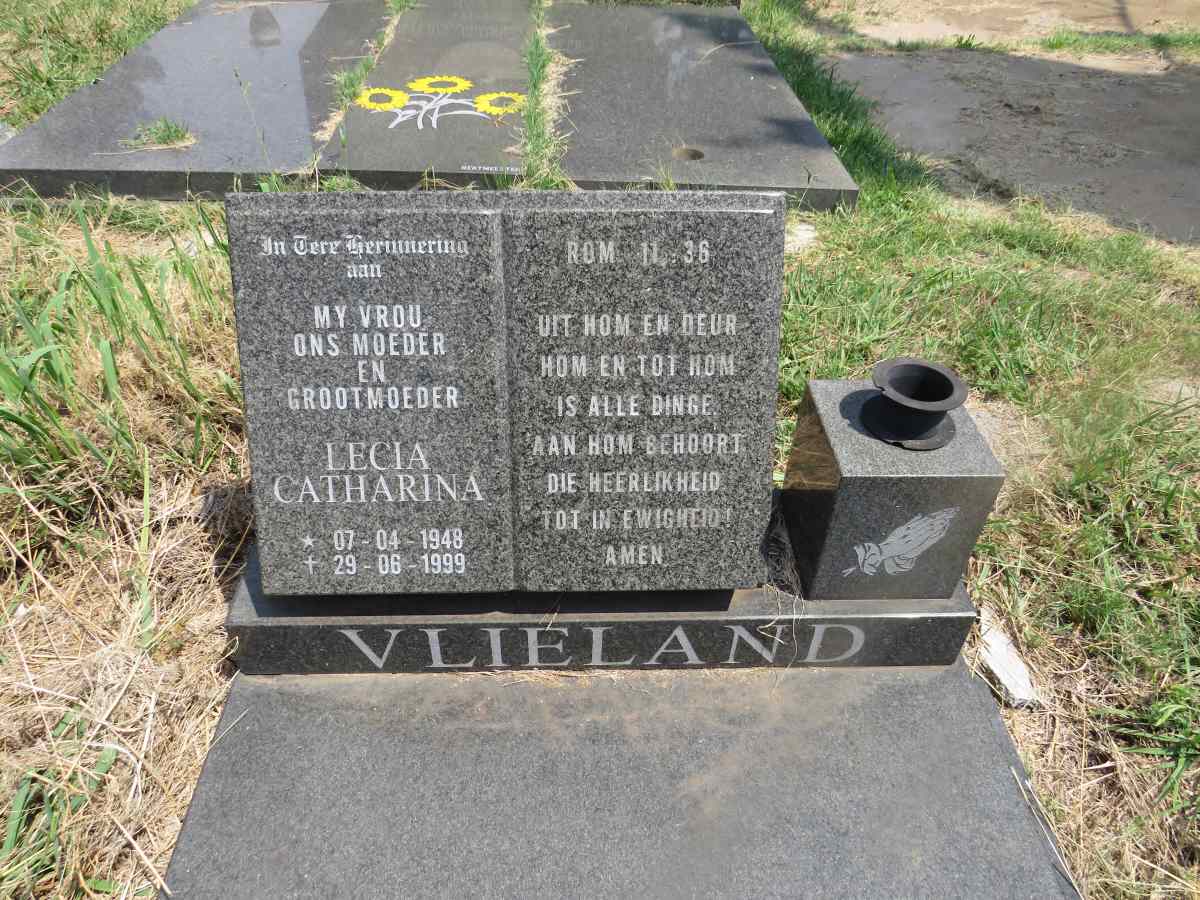 VLIELAND Roelof 1944-2015 & Lecia Catharina 1948-1999_2