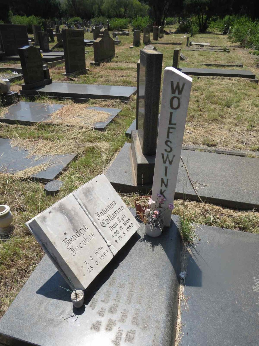 WOLFSWINKEL Hendrik Jacobus 1906-1994 & Johanna Catharina VAN ZYL 1908-1989