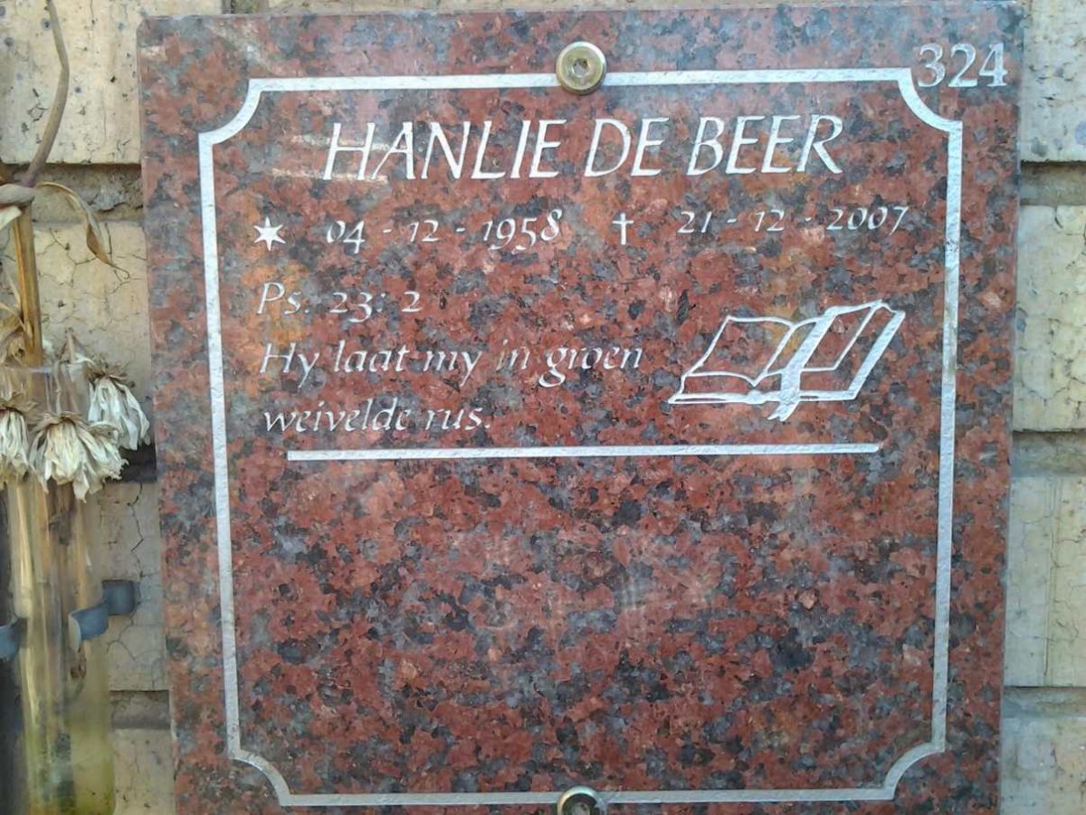 BEER Hanlie, de 1958-2007