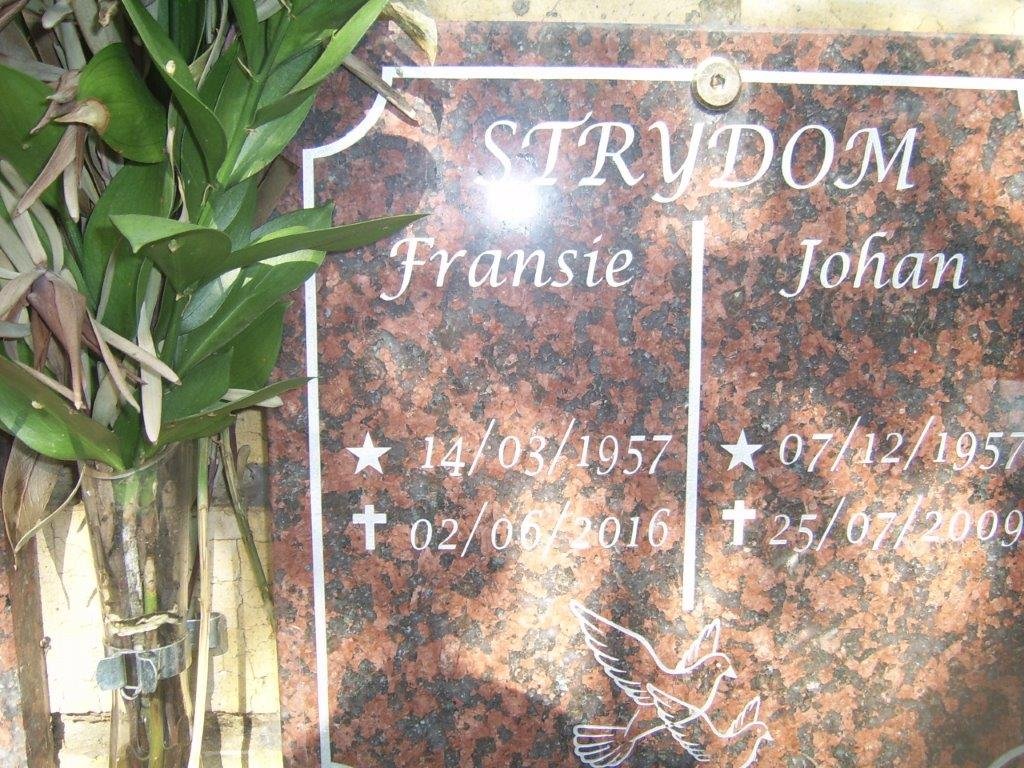 STRYDOM Johan 1957-2009 &amp; Fransie 1957-2016