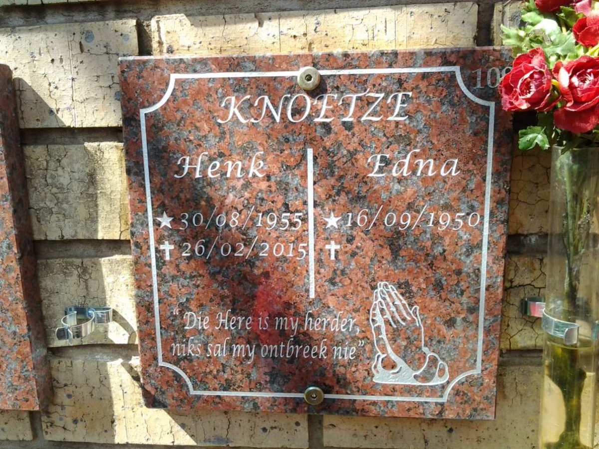KNOETZE Henk 1955-2015 &amp; Edna 1950-