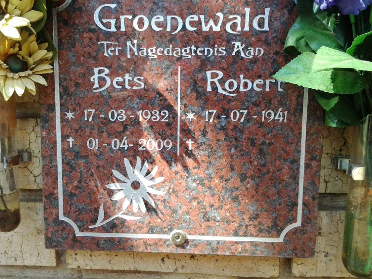 GROENEWALD Robert 1941- &amp; Bets 1932-2009