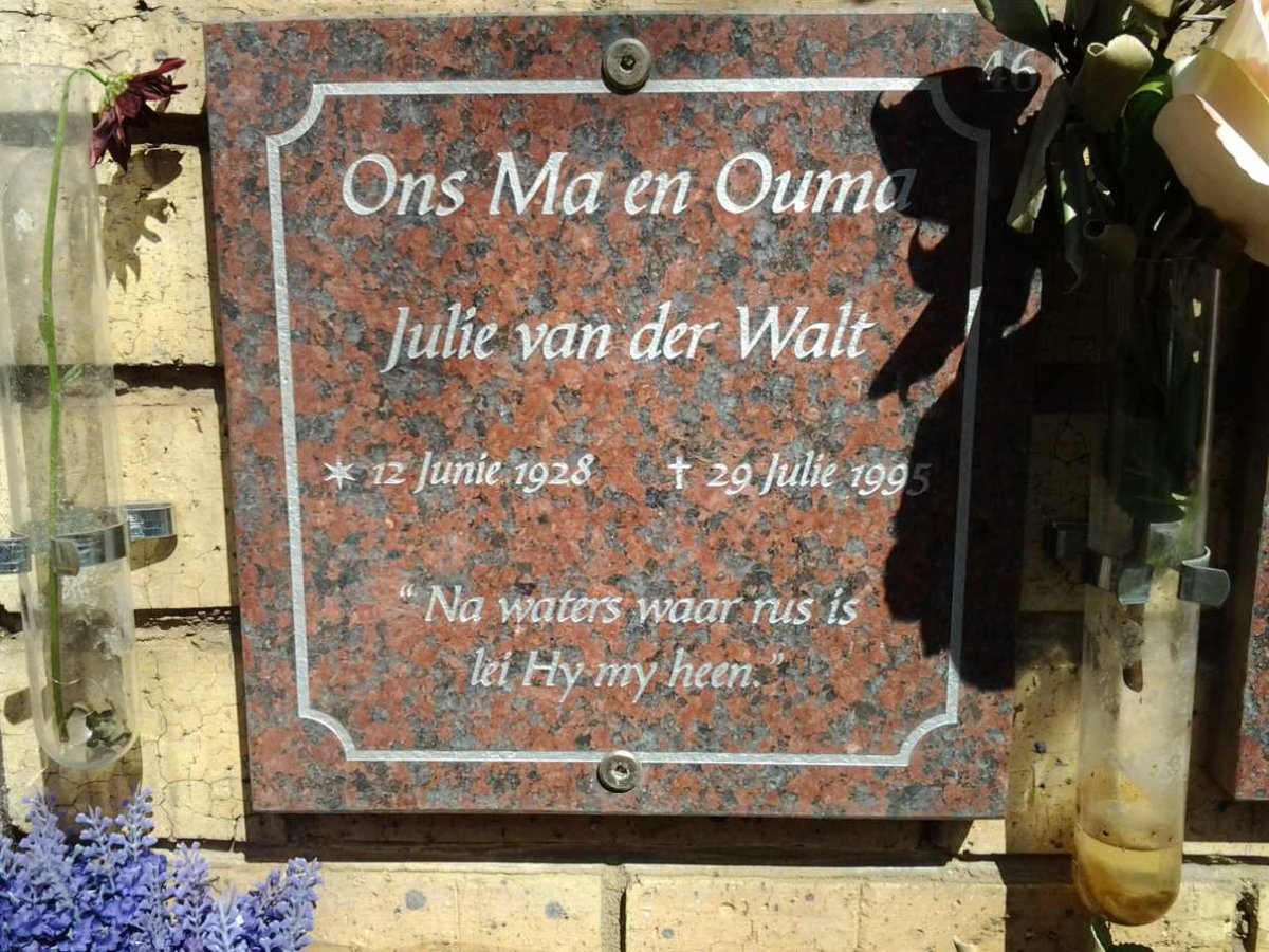 WALT Julie, van der 1928-1995