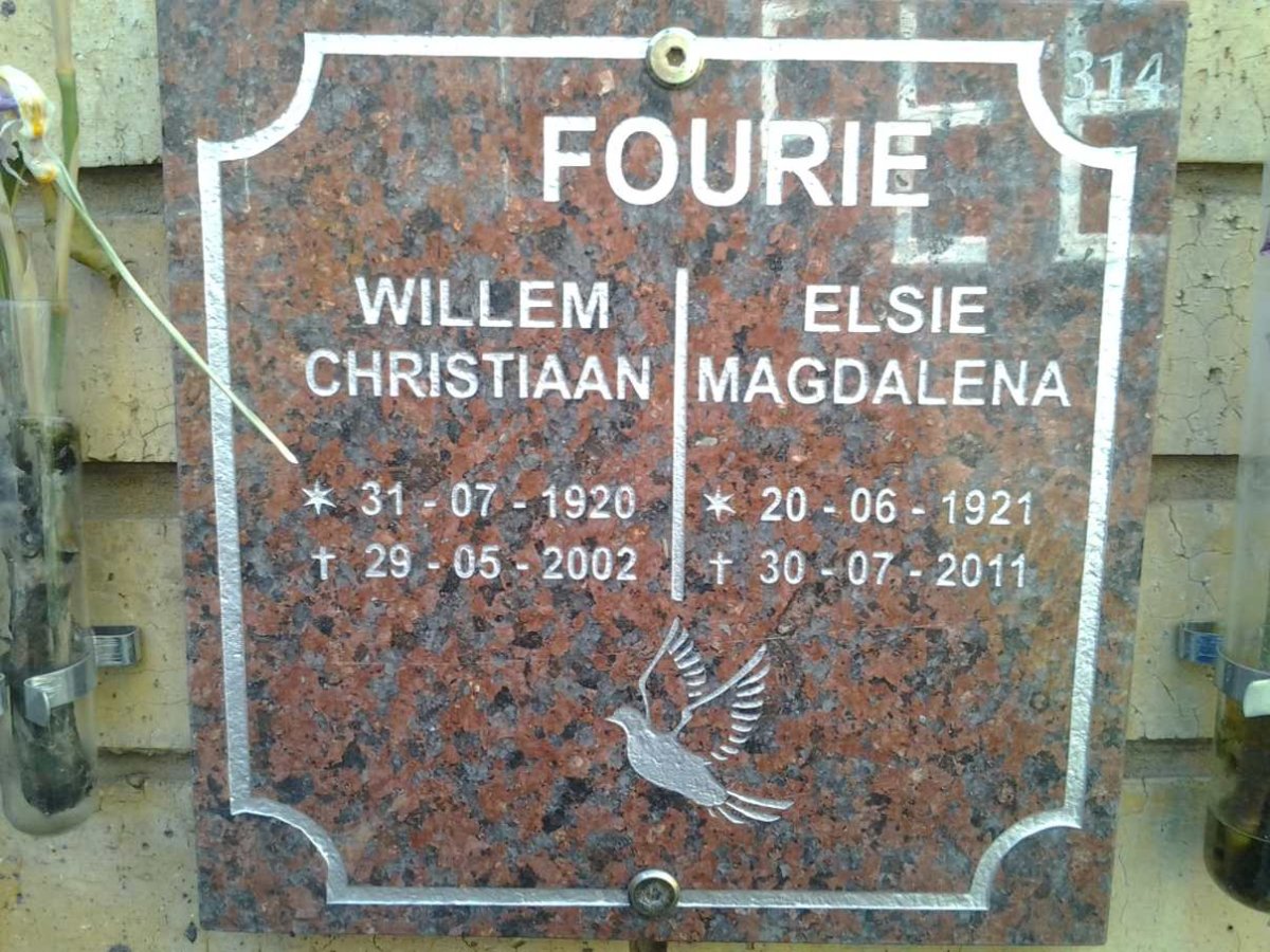FOURIE Willem Christiaan 1920-2002 &amp; Elsie Magdalena 1921-2011