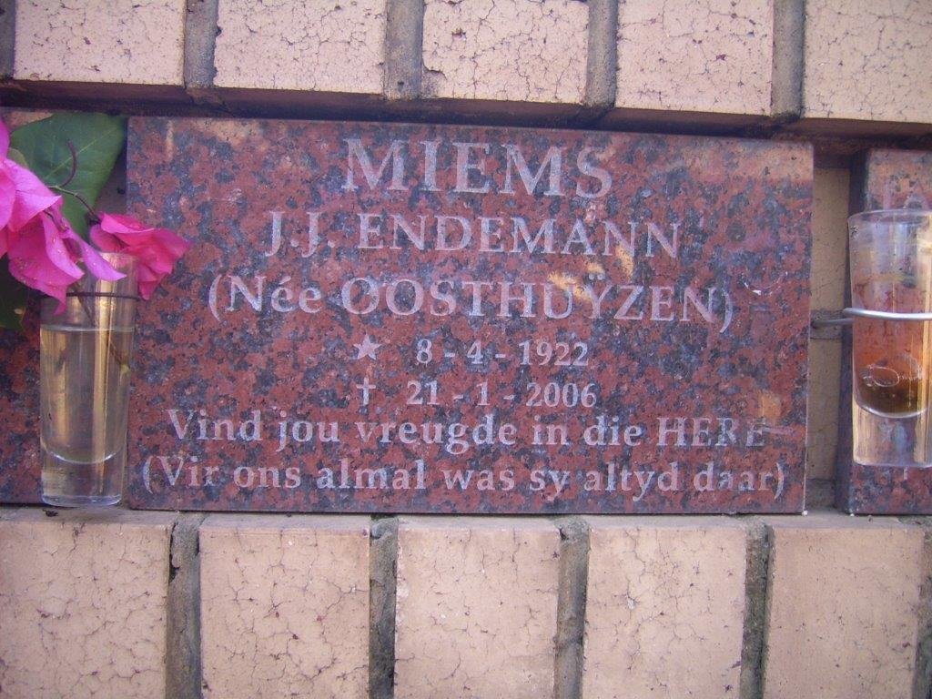 ENDEMANN J.J. nee OOSTHUYZEN 1922-2006