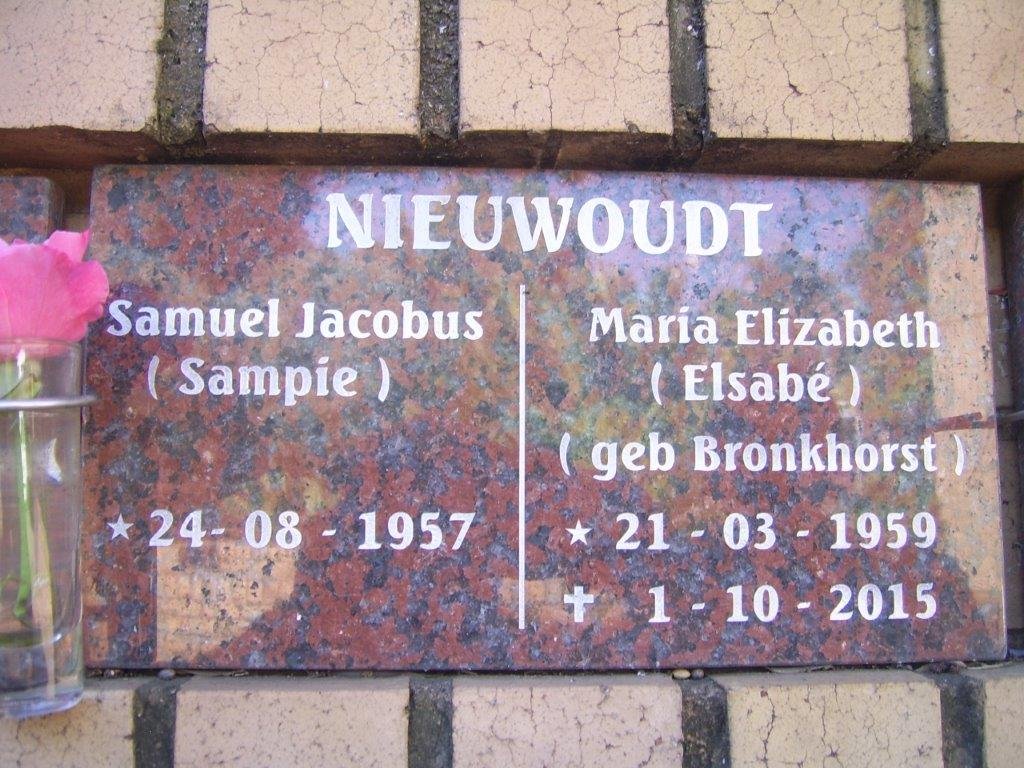 NIEUWOUDT Samuel Jacobus 1957- &amp; Maria Elizabeth BRONKHORST 1959-2015