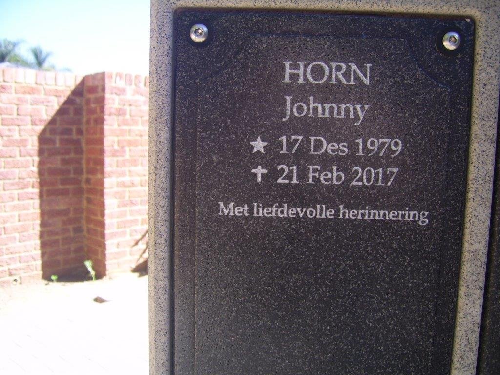 HORN Johnny 1979-2017