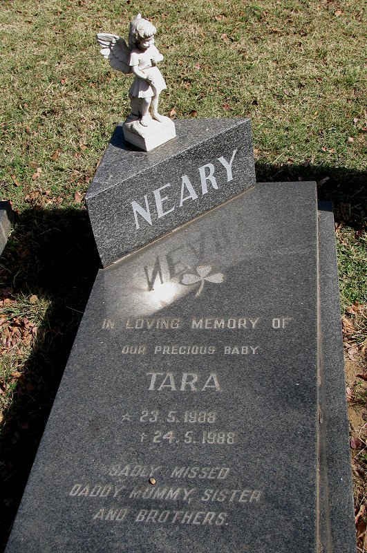 NEARY Tara 1988-1988