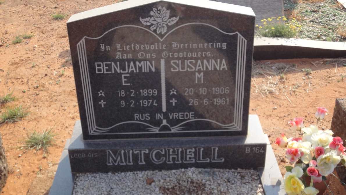 MITCHELL Benjamin E. 1899-1974 &amp; Susanna M. 1906-1961