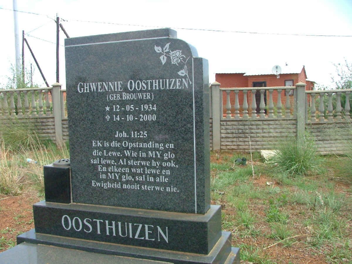 OOSTHUIZEN Ghwennie nee BROUWER 1934-2000