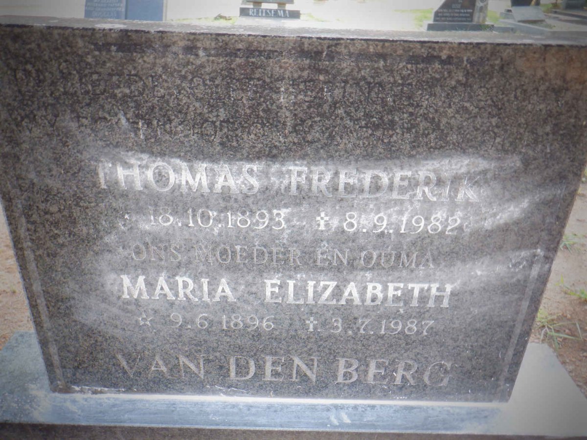 BERG Thomas Frederik, van den 1893-1982 &amp; Maria Elizabeth 1896-1987