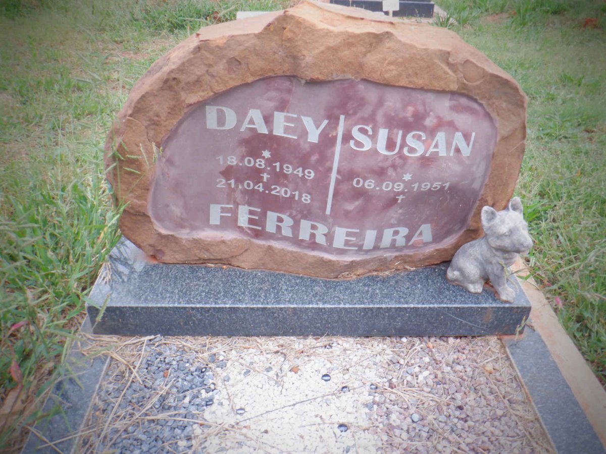 FERREIRA Daey 1949-2018 &amp; Susan 1951-